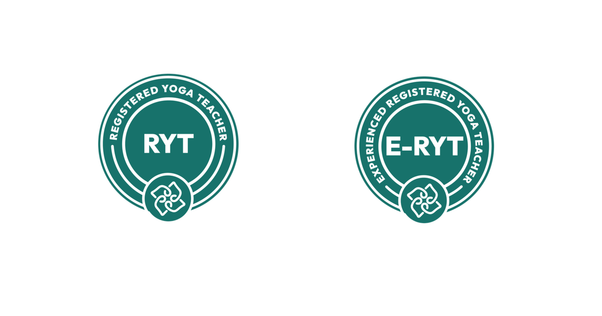 全米ヨガアライアンスのRYTとE-RYT資格バッジ